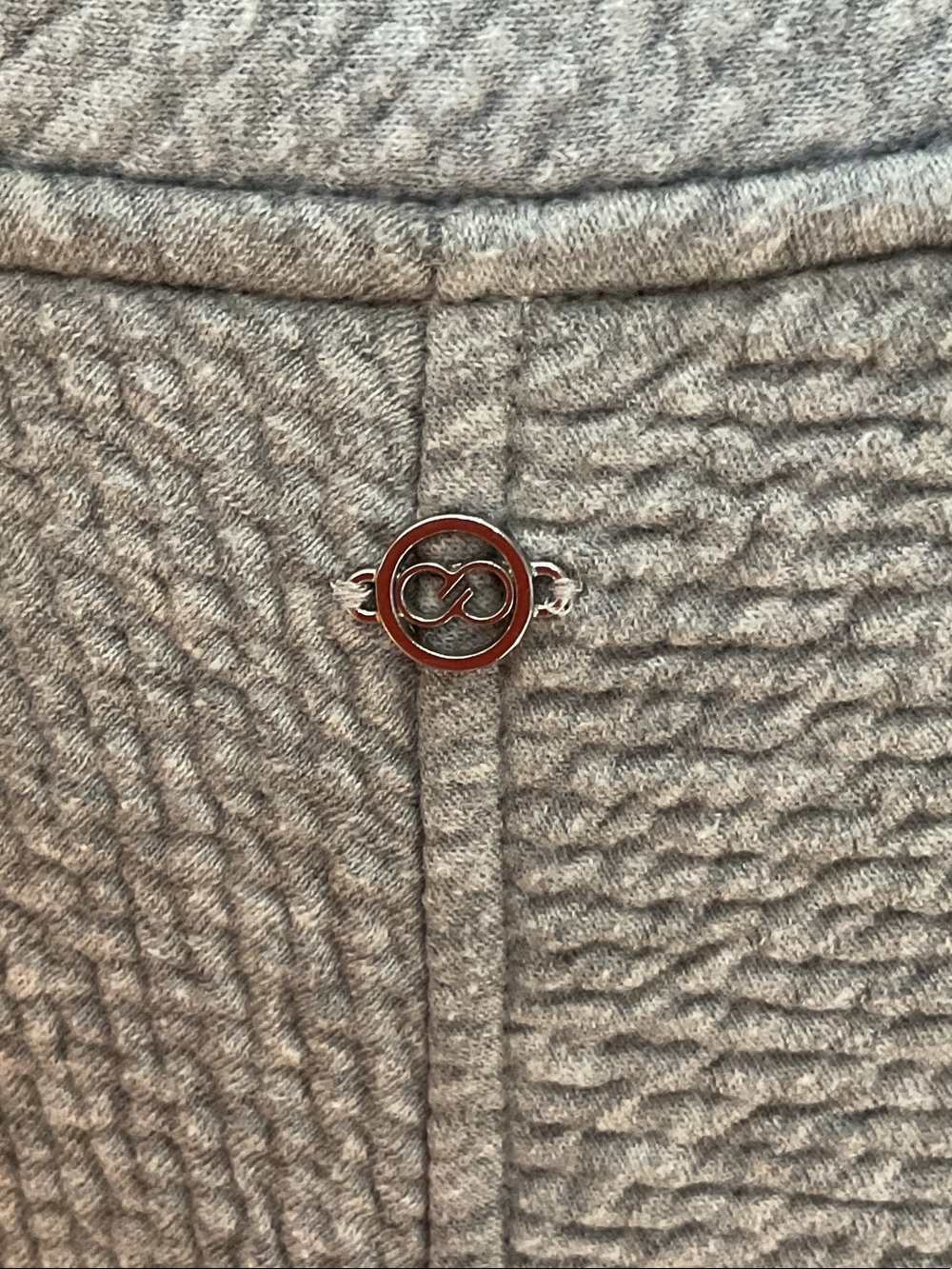 CALIA by Carrie Underwood Quilted Crewneck Sweatshirt - Gray - Picture 3 of 6